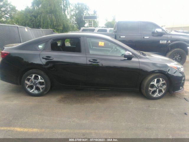3KPF24AD6ME406889 KIA Forte Lxs