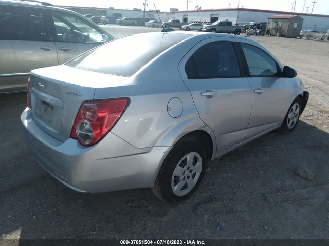 Chevrolet SONIC LS 2015 1G1JA5SH7F4157844 Image 6