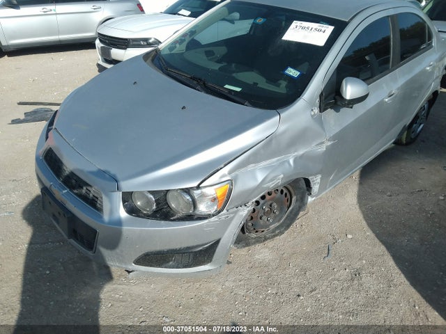 Chevrolet SONIC LS 2015 1G1JA5SH7F4157844 Image 8