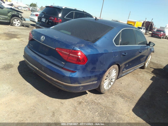 1VWBT7A30GC010826 Volkswagen Passat 1.8t Se
