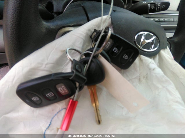 Hyundai ELANTRA SEL 2018 5NPD84LF6JH333096 Image 3