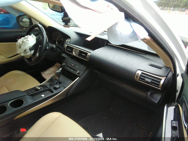 JTHBA1D22G5009513 Lexus IS 200T