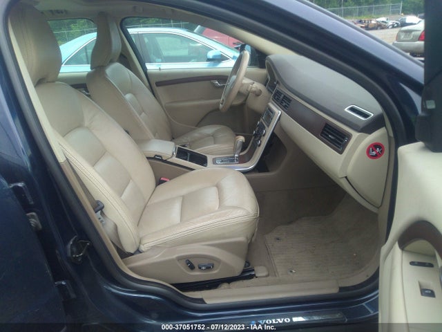 2011 VOLVO XC70 3.2L VIN: YV4940BZ2B1095405