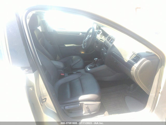 3VWD17AJ5EM279350 Volkswagen Jetta Sedan Se