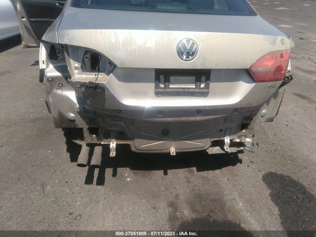 3VWD17AJ5EM279350 Volkswagen Jetta Sedan Se