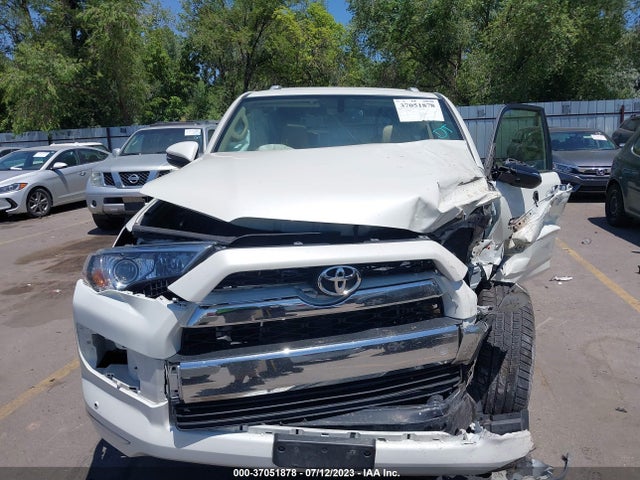 Toyota 4RUNNER SR5 2018 JTEBU5JR5J5504809 Image 4