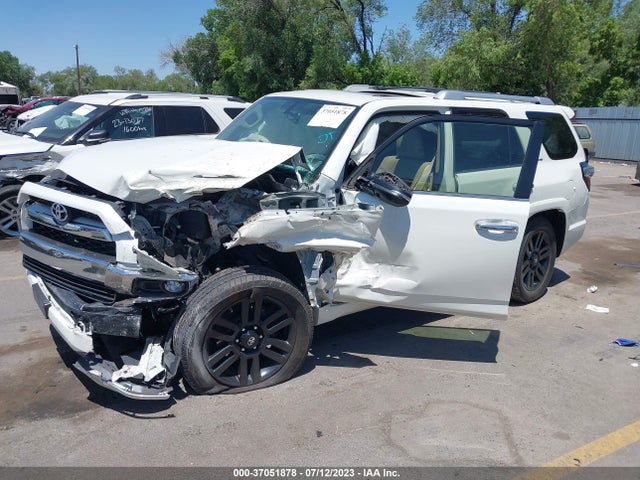 Toyota 4RUNNER SR5 2018 JTEBU5JR5J5504809 Image 2