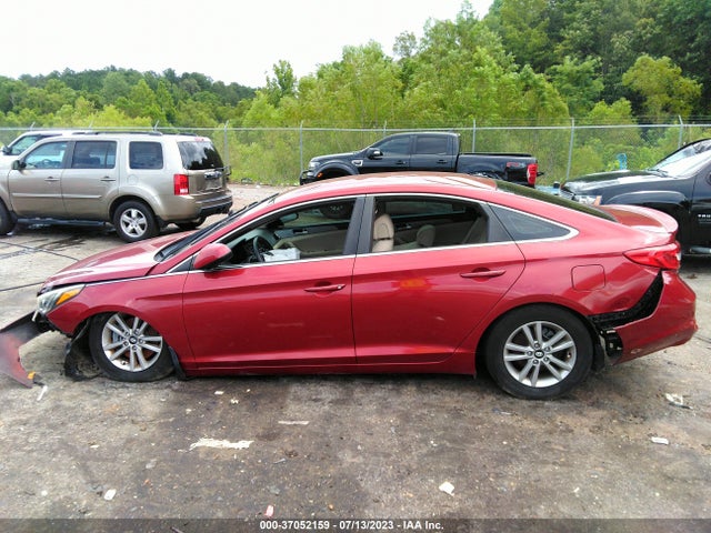 2015 HYUNDAI SONATA 2.4L SE VIN: 5NPE24AF8FH233100