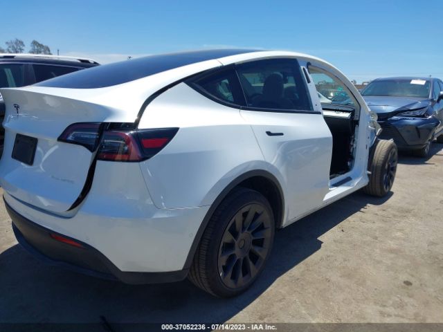 5YJYGDEE8LF023669 Tesla Model Y Long Range