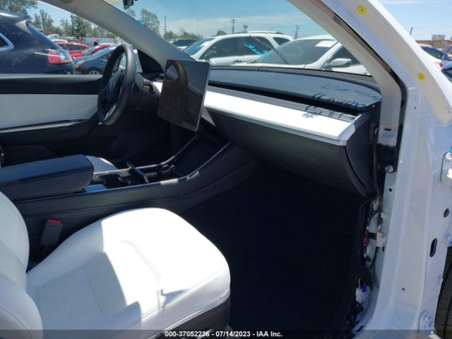 5YJYGDEE8LF023669 Tesla Model Y Long Range