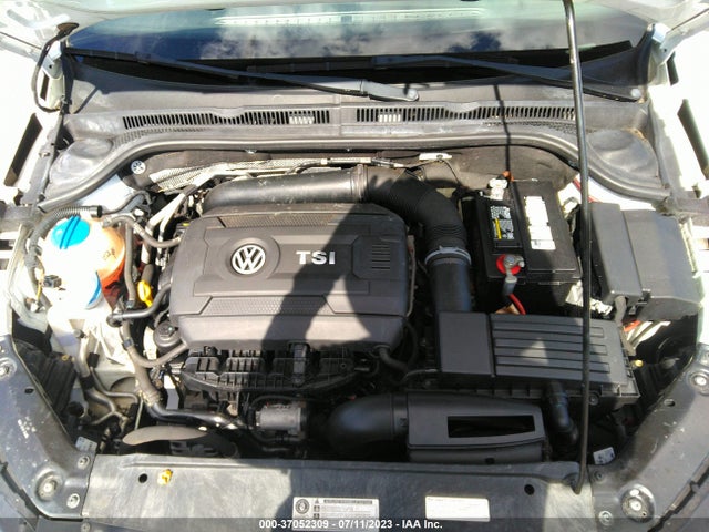 3VWD17AJ8EM407421 Volkswagen Jetta Sedan Se