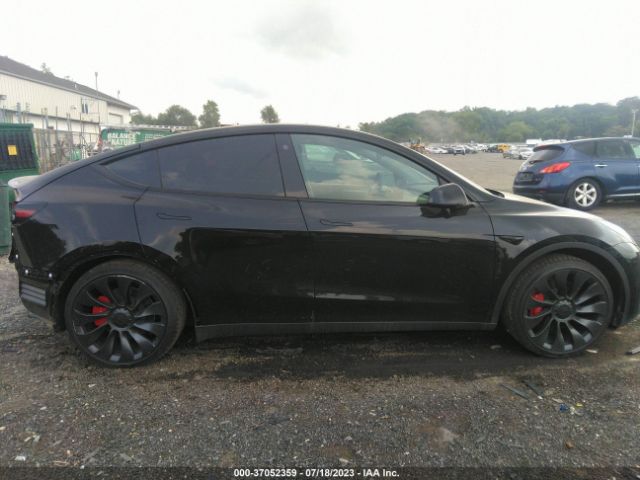 7SAYGDEF6PF747376 Tesla Model Y Performance