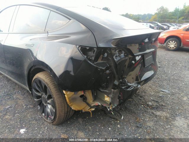 7SAYGDEF6PF747376 Tesla Model Y Performance