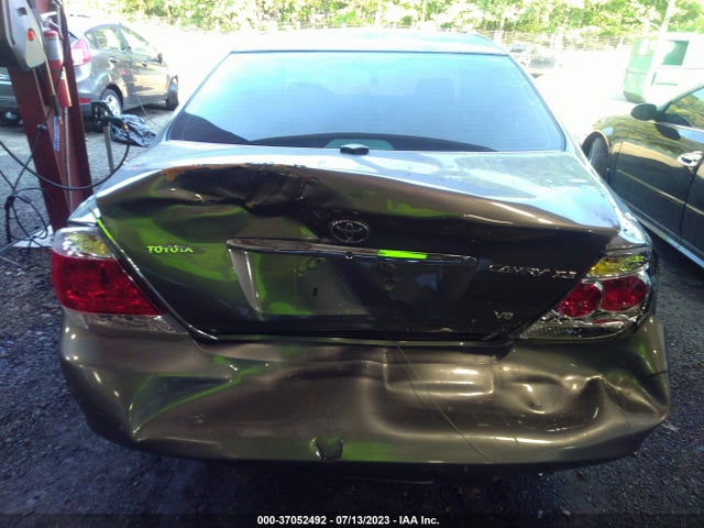 2005 TOYOTA CAMRY LE/XLE VIN: 4T1BF30K75U600634