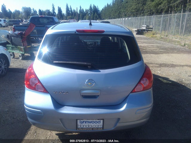 37052513 :رقم المزاد ، 3N1BC1CP7BL443186 vin ، 2011 Nissan Versa 1.8 S مزاد بيع