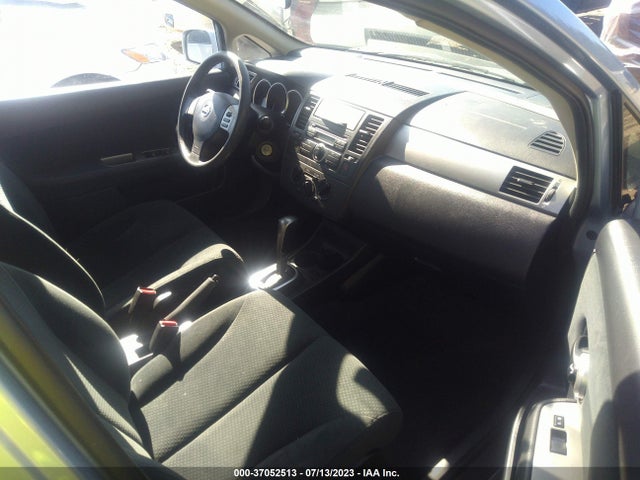 37052513 :رقم المزاد ، 3N1BC1CP7BL443186 vin ، 2011 Nissan Versa 1.8 S مزاد بيع