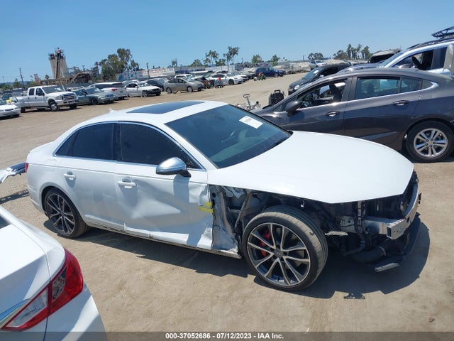 WAUB4AF49JA002402 Audi S4 Premium Plus