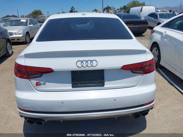 WAUB4AF49JA002402 Audi S4 Premium Plus