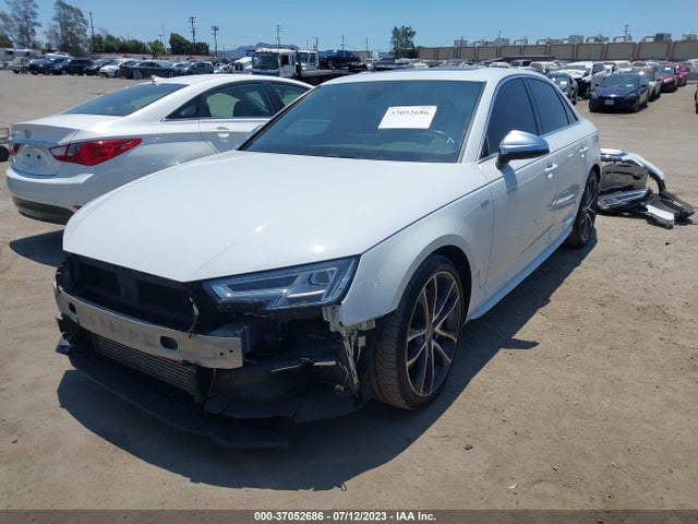 WAUB4AF49JA002402 Audi S4 Premium Plus