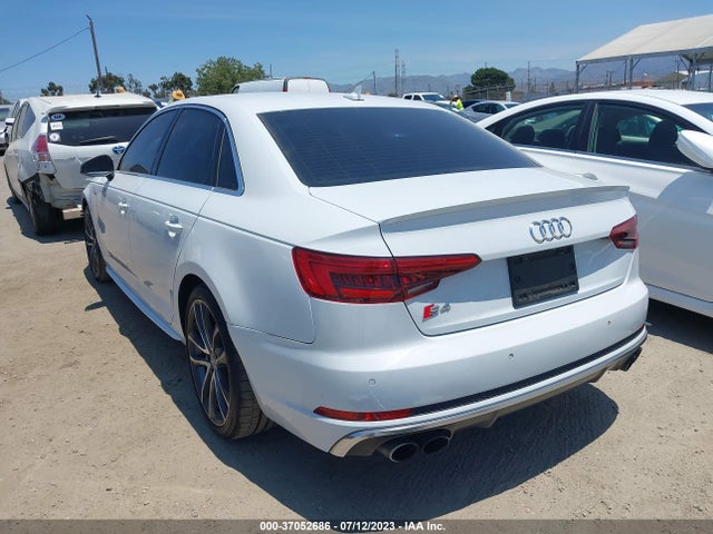 WAUB4AF49JA002402 Audi S4 Premium Plus