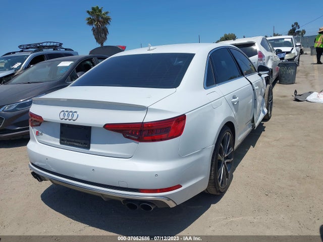 WAUB4AF49JA002402 Audi S4 Premium Plus
