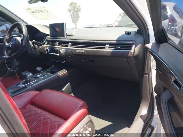 WAUB4AF49JA002402 Audi S4 Premium Plus