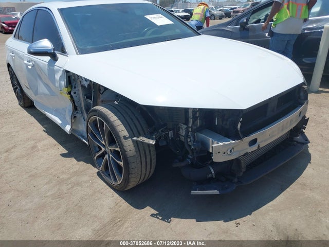 WAUB4AF49JA002402 Audi S4 Premium Plus