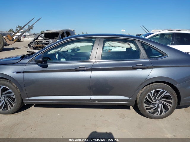 3VWE57BU8MM028516 Volkswagen JETTA SEL