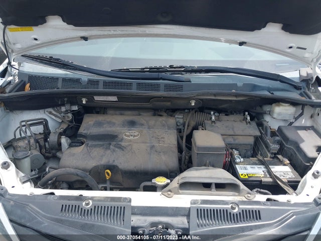 2011 TOYOTA SIENNA LE VIN: 5TDKK3DC2BS093290