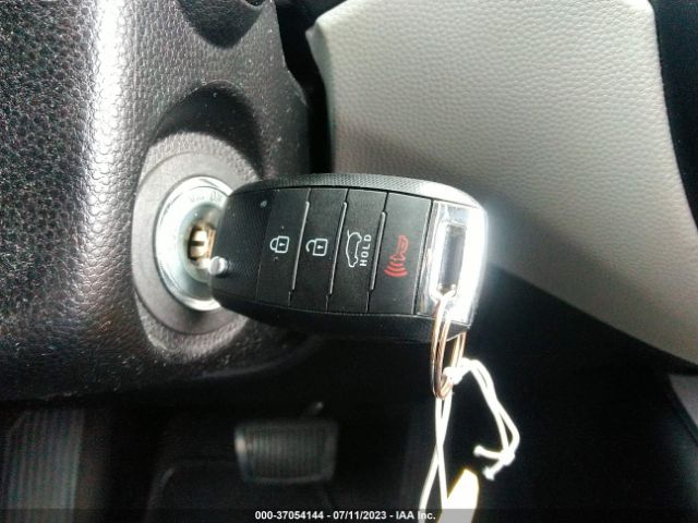 KNDJN2A20G7277931 KIA Soul Base