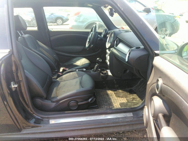 2009 MINI COOPER HARDTOP WMWMF33519TW73932 Photo 4