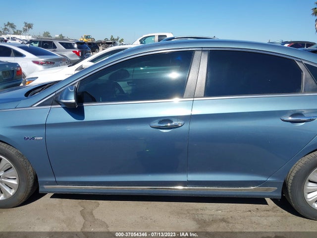 Hyundai Sonata Hybrid Se 2016 KMHE24L14GA035667 Image 15