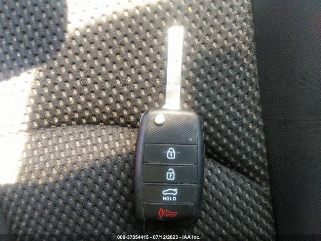 5XXGT4L37KG313311 KIA Optima Lx