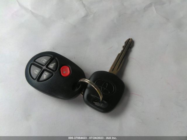 5TDKK3DC0FS578890 Toyota SIENNA LE