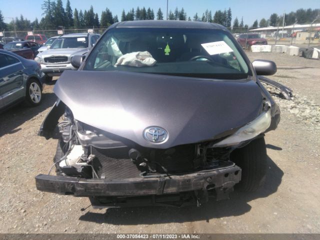5TDKK3DC0FS578890 Toyota SIENNA LE