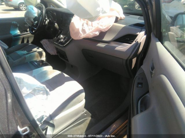 5TDKK3DC0FS578890 Toyota SIENNA LE