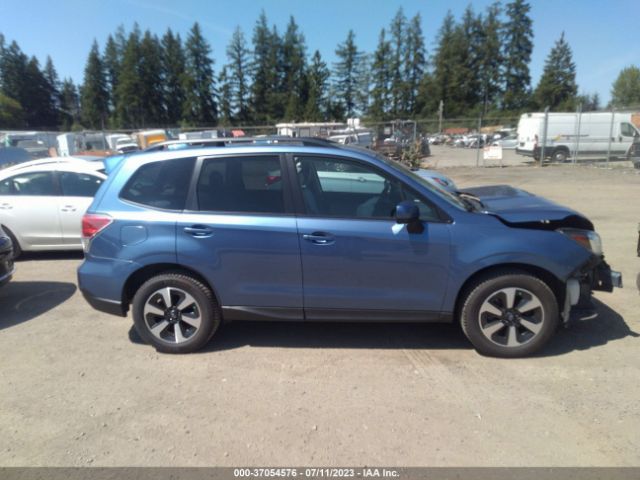 JF2SJAEC7JH560262 Subaru Forester Premium