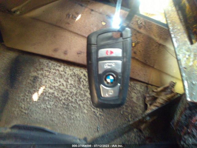 WBA8E5G59GNU21423 BMW 3 Series 320i Xdrive