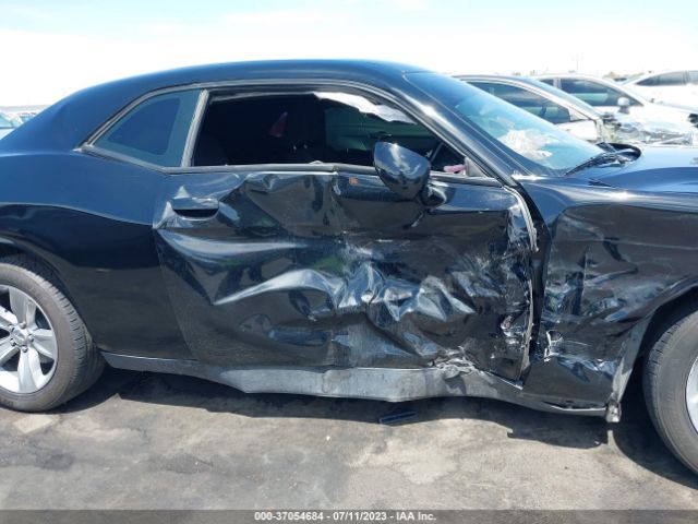 2C3CDZAG6GH201140 Dodge Challenger Sxt