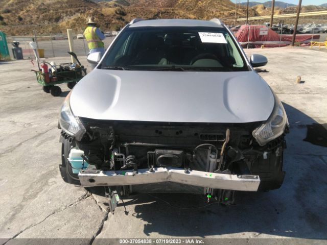KNDCB3LC6J5209987 KIA NIRO LX