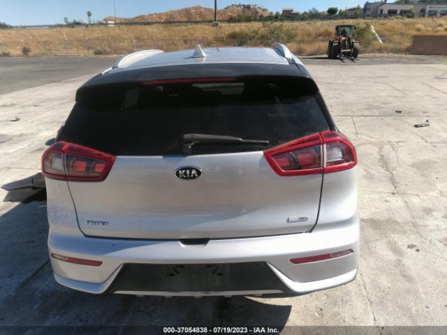 KNDCB3LC6J5209987 KIA NIRO LX