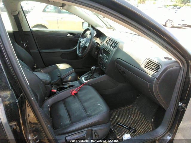3VWD17AJ6EM390490 Volkswagen Jetta Sedan Se
