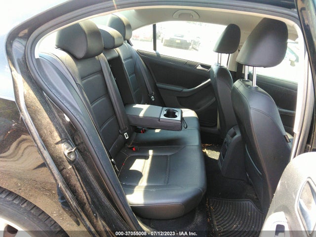 3VWD17AJ6EM390490 Volkswagen Jetta Sedan Se