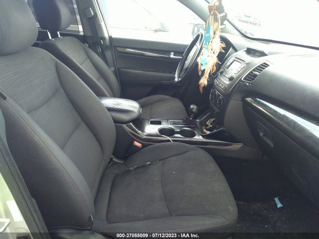 2014 KIA SORENTO LX VIN: 5XYKT4A65EG504958