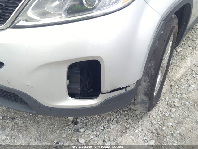 2014 KIA SORENTO LX VIN: 5XYKT4A65EG504958