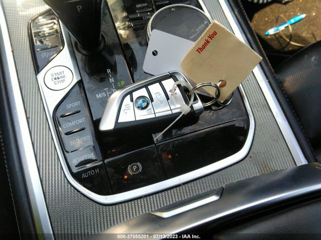 BMW 8 Series 840i 2021 WBAGV4C04MCG32538 Image 3