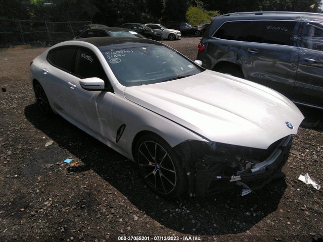 BMW 8 Series 840i 2021 WBAGV4C04MCG32538 Image 5