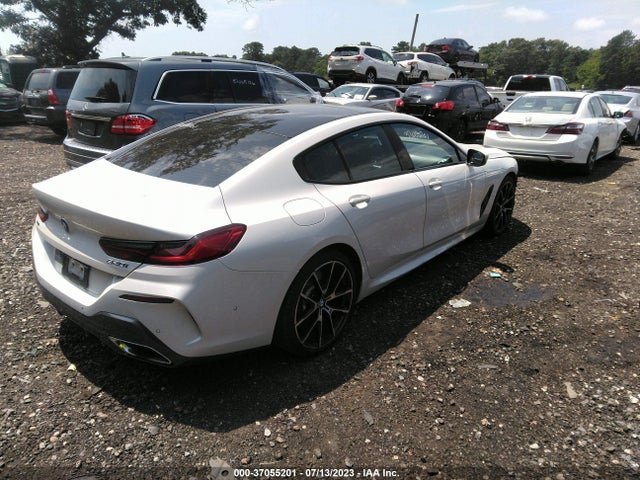 BMW 8 Series 840i 2021 WBAGV4C04MCG32538 Image 10