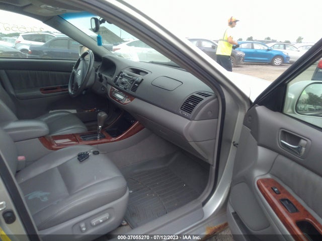 2004 TOYOTA CAMRY LE/XLE VIN: 4T1BF30K14U582033