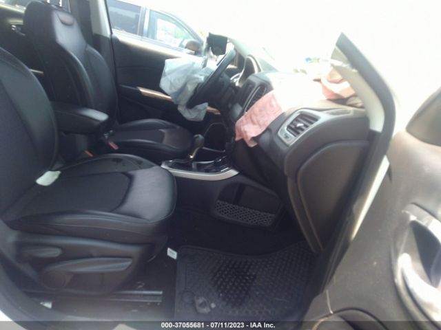 3C4NJDBB0KT839502 Jeep Compass Latitude